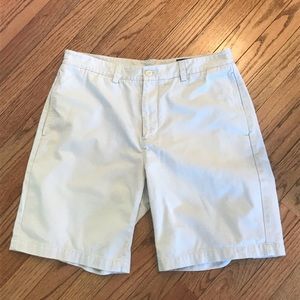 Vineyard vines khaki shorts